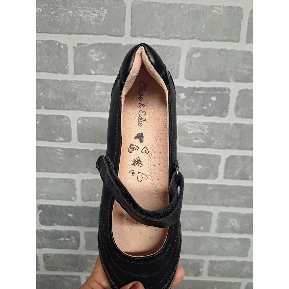 Olive & Edie Mary Jane Black Flat Shoes Girl's Adjustable Strap‎ Size 4M